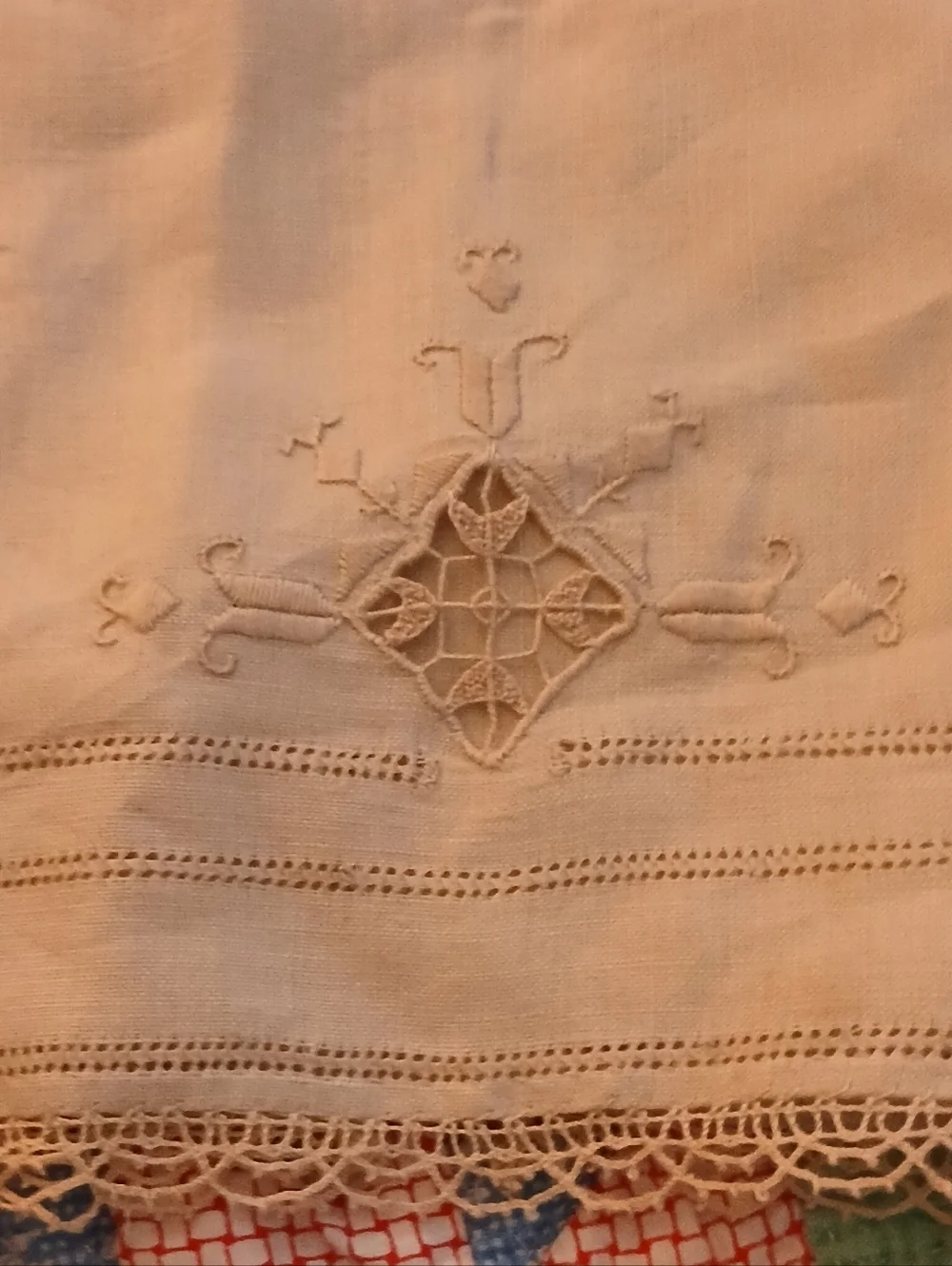 VINTAGE Pure LINEN HAND EMBROIDERED HAND TOWEL NOS